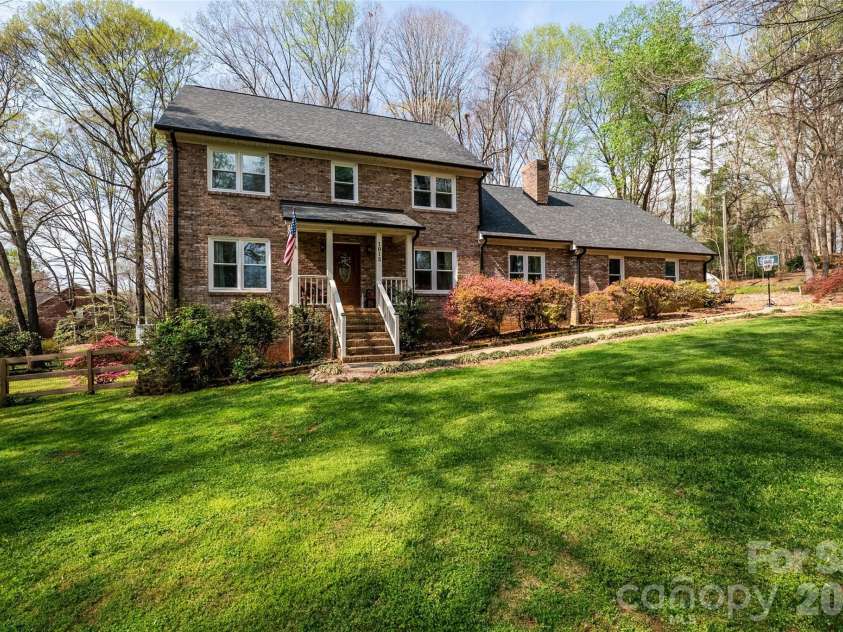 1015 Quail Circle, Salisbury, NC 28147.  MLS# CAR4327821, YatesRealty ID 25358. Welcome Home!