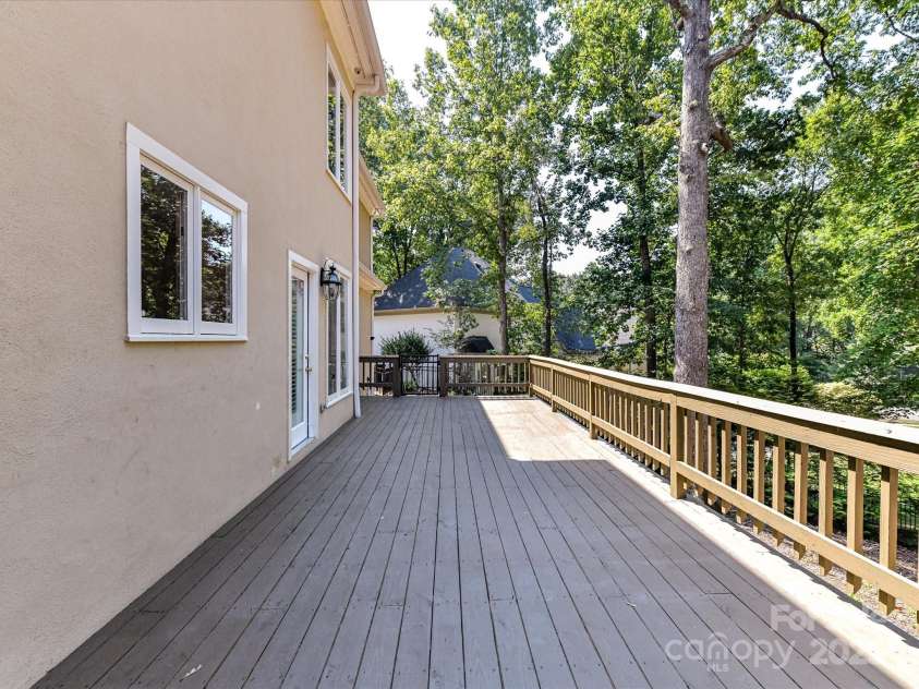 6546 Chestnut Grove Lane, Charlotte, NC 28210.  MLS# CAR4276539, YatesRealty ID 25358. 