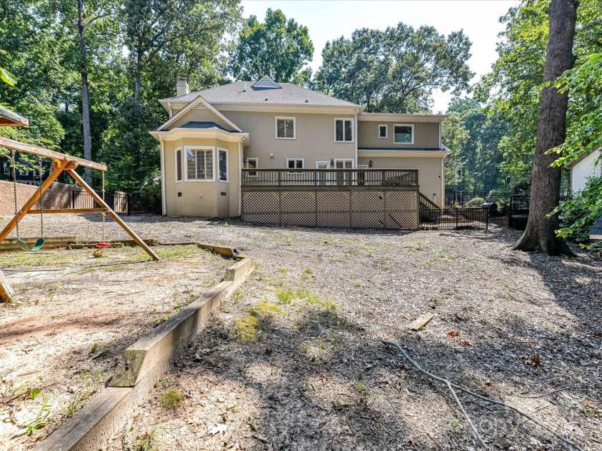 6546 Chestnut Grove Lane, Charlotte, NC 28210.  MLS# CAR4276539, YatesRealty ID 25358. 