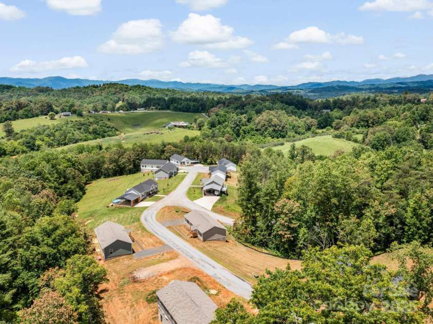 207 Walnut Branch Road, Weaverville, NC 28787.  MLS# CAR4272525, YatesRealty ID 25359. 