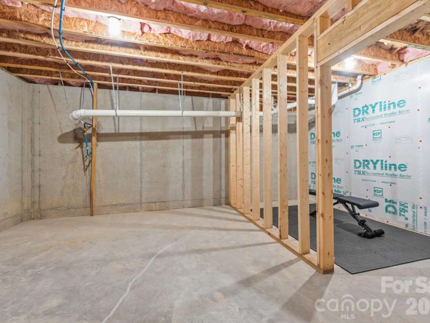 17210 Sand Bank Road, Charlotte, NC 28278.  MLS# CAR4345625, YatesRealty ID 2536. 