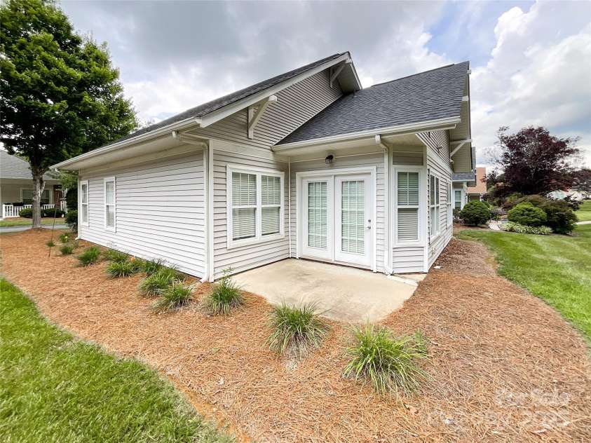 2327 Granville Place, Monroe, NC 28110.  MLS# CAR4277405, YatesRealty ID 25361. 