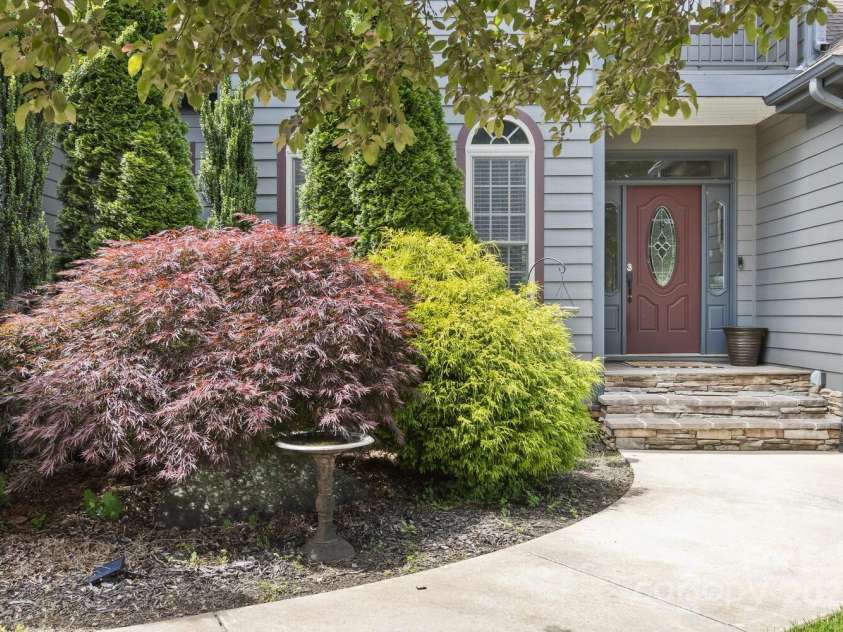 33 Stone House Road, Arden, NC 28704.  MLS# CAR4261250, YatesRealty ID 25362. 