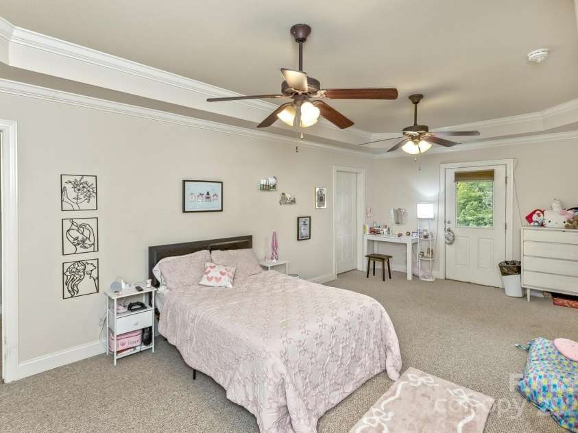 33 Stone House Road, Arden, NC 28704.  MLS# CAR4261250, YatesRealty ID 25362. 