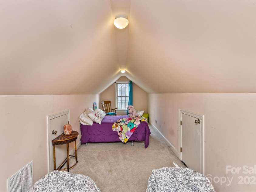 33 Stone House Road, Arden, NC 28704.  MLS# CAR4261250, YatesRealty ID 25362. Alcove in upstairs bonus room