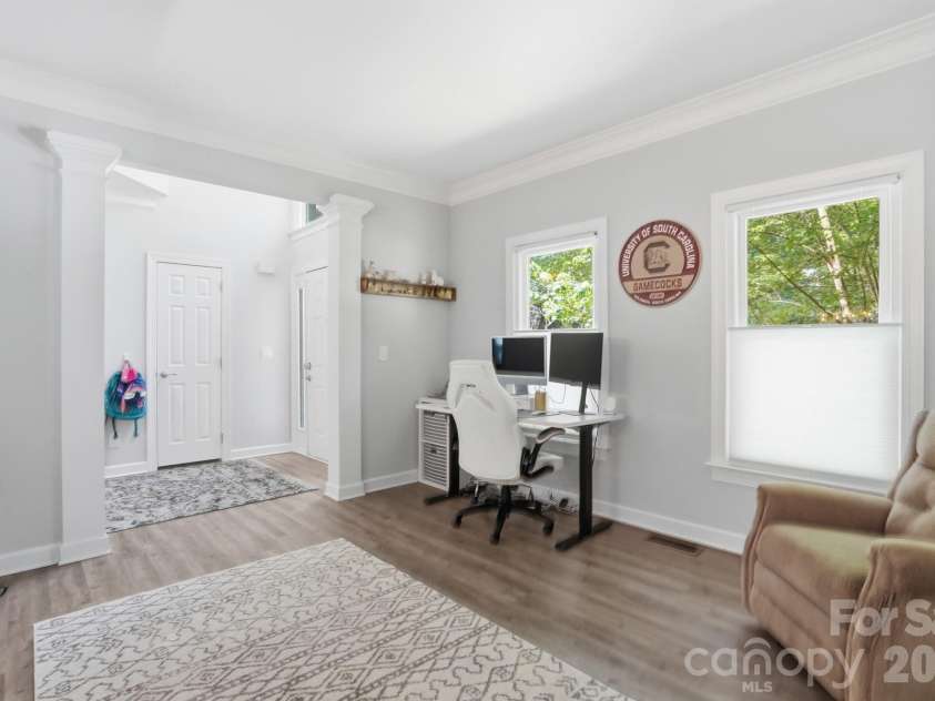 4611 Deer Cross Trail, Charlotte, NC 28269.  MLS# CAR4378584, YatesRealty ID 25363. 