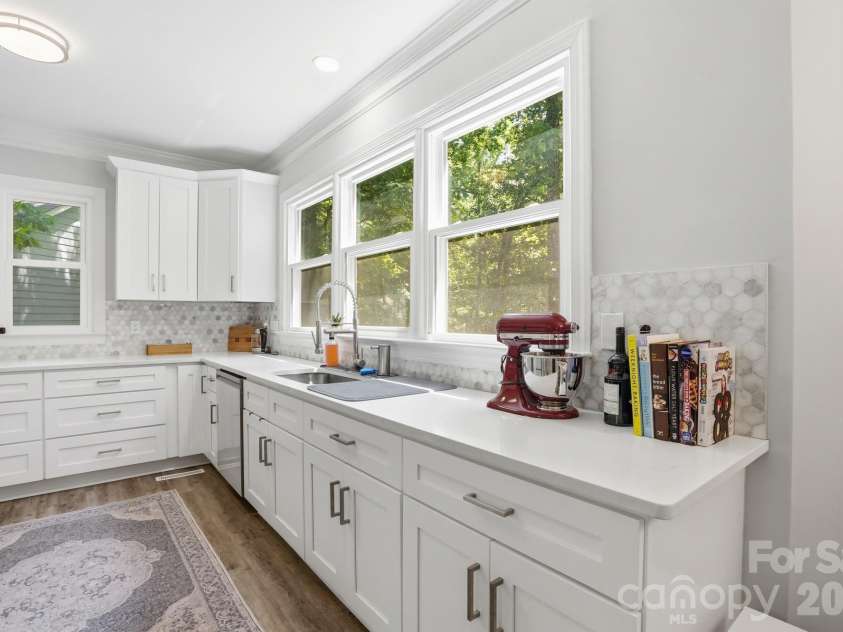 4611 Deer Cross Trail, Charlotte, NC 28269.  MLS# CAR4378584, YatesRealty ID 25363. 