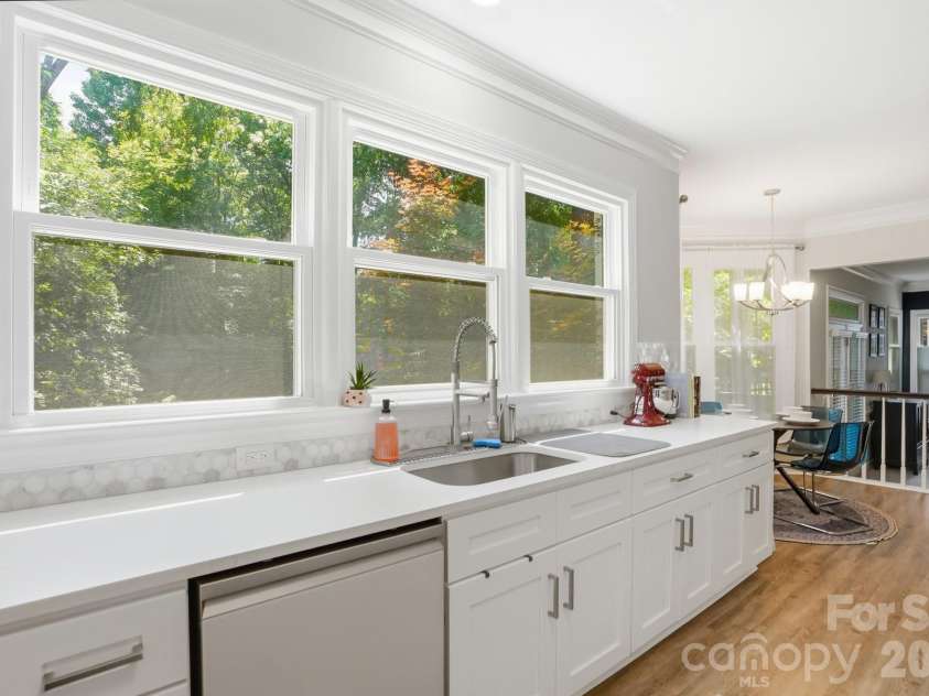 4611 Deer Cross Trail, Charlotte, NC 28269.  MLS# CAR4378584, YatesRealty ID 25363. 