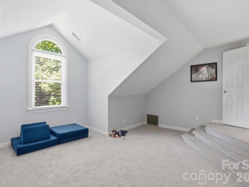 4611 Deer Cross Trail, Charlotte, NC 28269.  MLS# CAR4378584, YatesRealty ID 25363. 