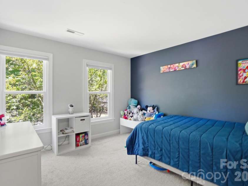 4611 Deer Cross Trail, Charlotte, NC 28269.  MLS# CAR4378584, YatesRealty ID 25363. 