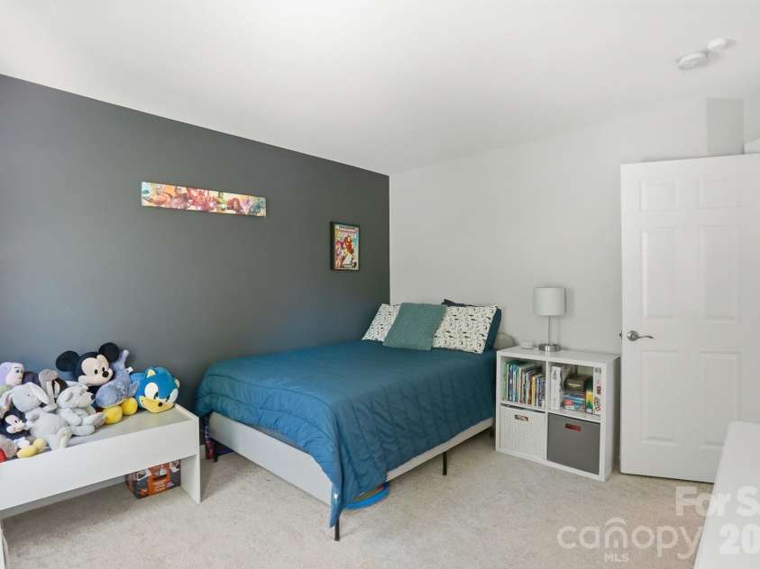 4611 Deer Cross Trail, Charlotte, NC 28269.  MLS# CAR4378584, YatesRealty ID 25363. 