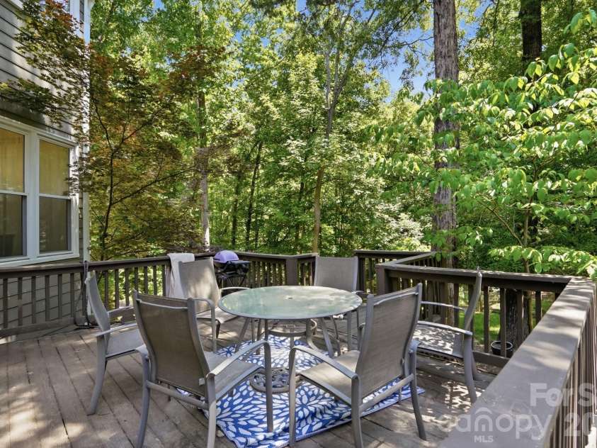 4611 Deer Cross Trail, Charlotte, NC 28269.  MLS# CAR4378584, YatesRealty ID 25363. 