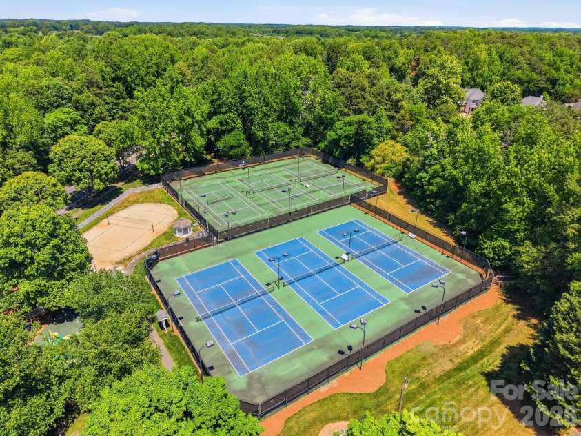 4611 Deer Cross Trail, Charlotte, NC 28269.  MLS# CAR4378584, YatesRealty ID 25363. 