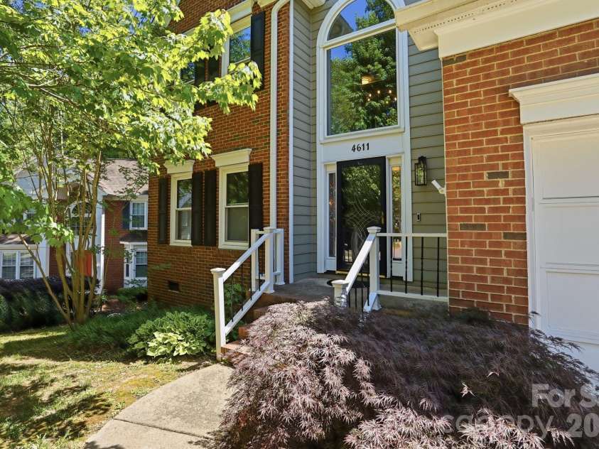 4611 Deer Cross Trail, Charlotte, NC 28269.  MLS# CAR4378584, YatesRealty ID 25363. 