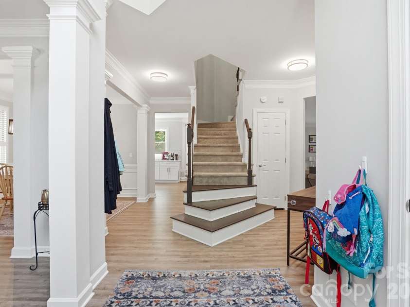 4611 Deer Cross Trail, Charlotte, NC 28269.  MLS# CAR4378584, YatesRealty ID 25363. 