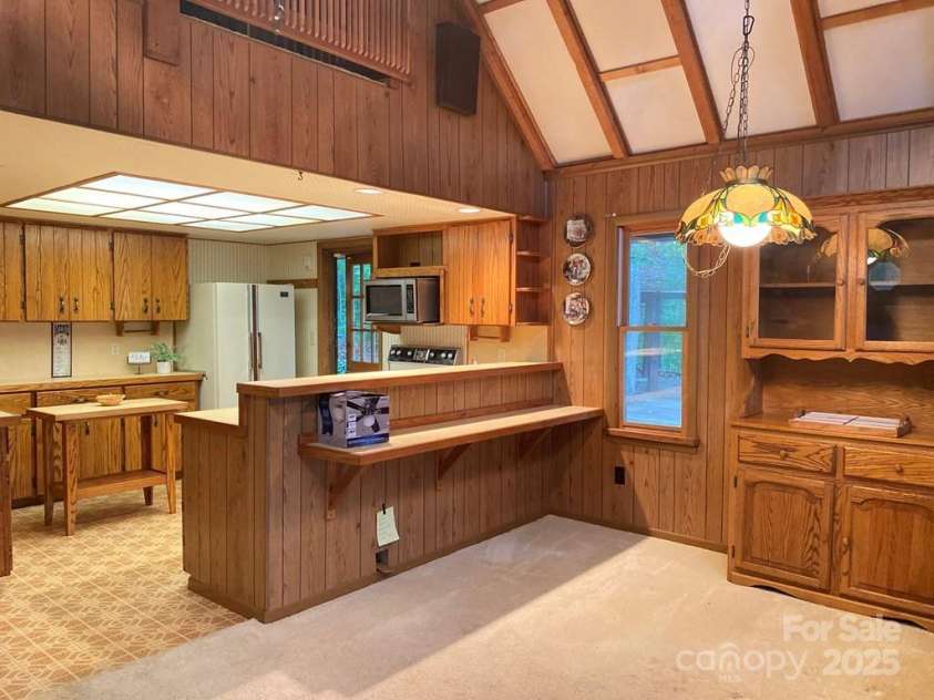 268 Poor Boy Lane, Whittier, NC 28789.  MLS# CAR4279715, YatesRealty ID 25364. 