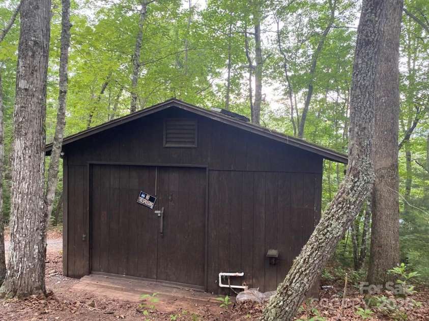 268 Poor Boy Lane, Whittier, NC 28789.  MLS# CAR4279715, YatesRealty ID 25364. 