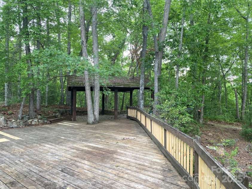 268 Poor Boy Lane, Whittier, NC 28789.  MLS# CAR4279715, YatesRealty ID 25364. 