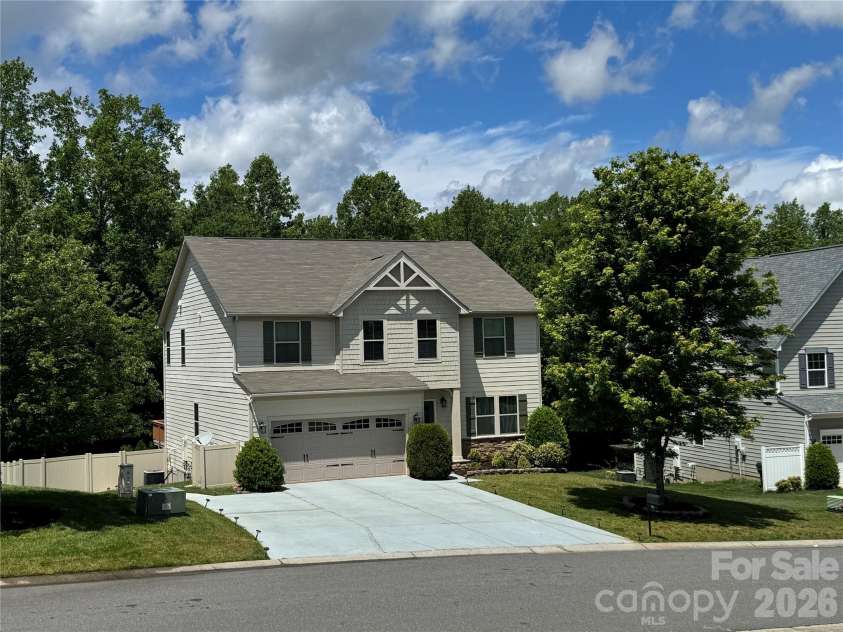 772 Rosegate Drive, Gastonia, NC 28056.  MLS# CAR4385357, YatesRealty ID 25364. 