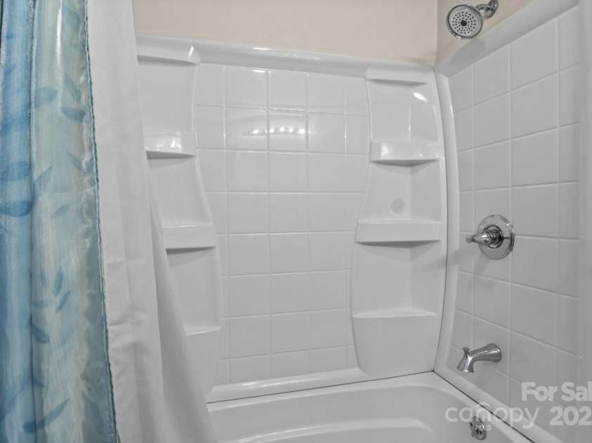 143 Bostian Lake Road, Statesville, NC 28677.  MLS# CAR4275561, YatesRealty ID 25365. Bathroom 2