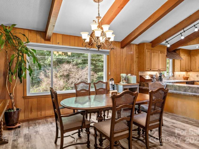 143 Bostian Lake Road, Statesville, NC 28677.  MLS# CAR4275561, YatesRealty ID 25365. Dinning Area