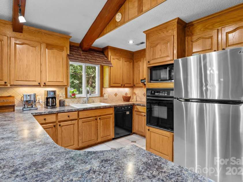 143 Bostian Lake Road, Statesville, NC 28677.  MLS# CAR4275561, YatesRealty ID 25365. Kitchen