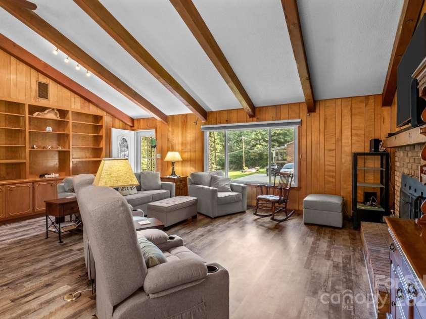 143 Bostian Lake Road, Statesville, NC 28677.  MLS# CAR4275561, YatesRealty ID 25365. Living Area With Vaulted Ceilings