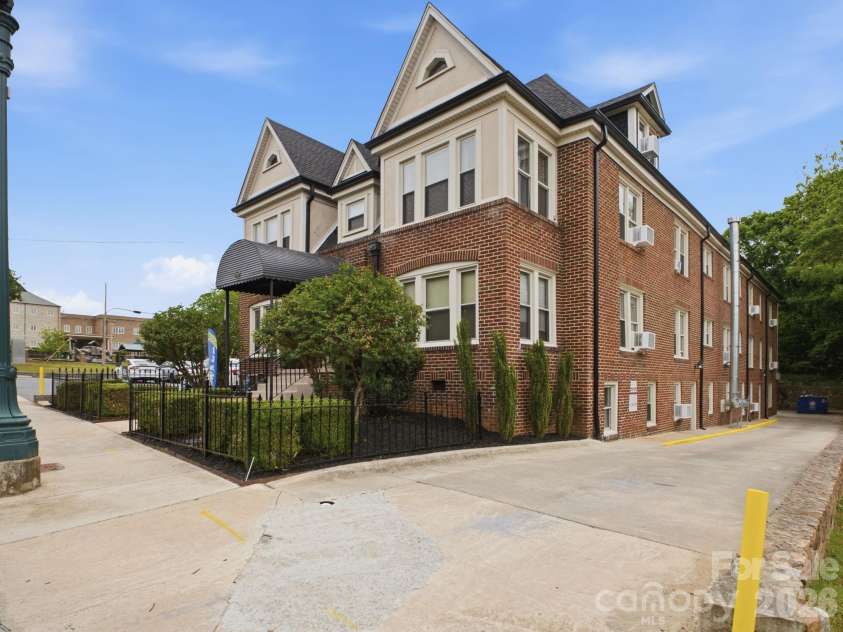 49 Corban Avenue, Concord, NC 28025.  MLS# CAR4382158, YatesRealty ID 25365. 