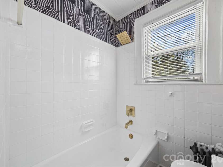 49 Corban Avenue, Concord, NC 28025.  MLS# CAR4382158, YatesRealty ID 25365. 