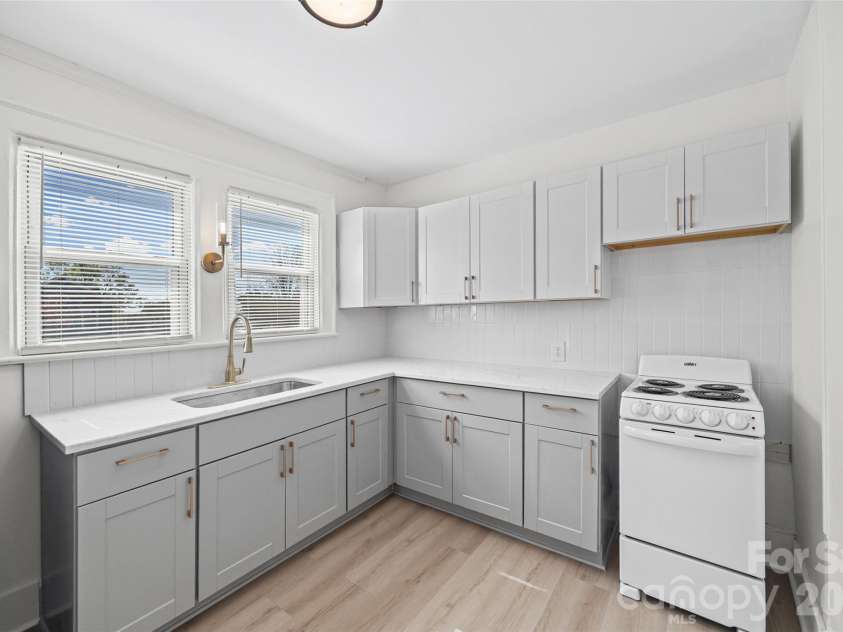 49 Corban Avenue, Concord, NC 28025.  MLS# CAR4382158, YatesRealty ID 25365. 