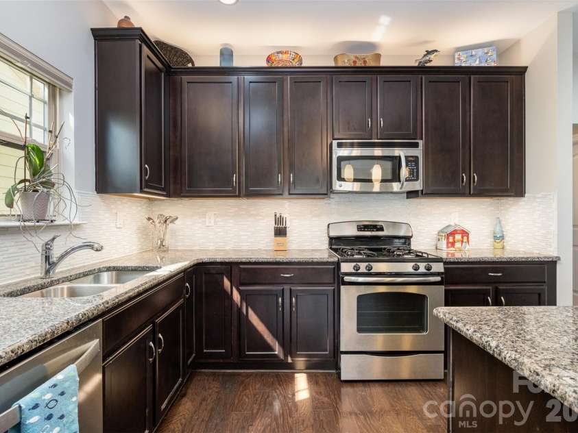 131 Aztec Circle, Mooresville, NC 28117.  MLS# CAR4362452, YatesRealty ID 25366. 