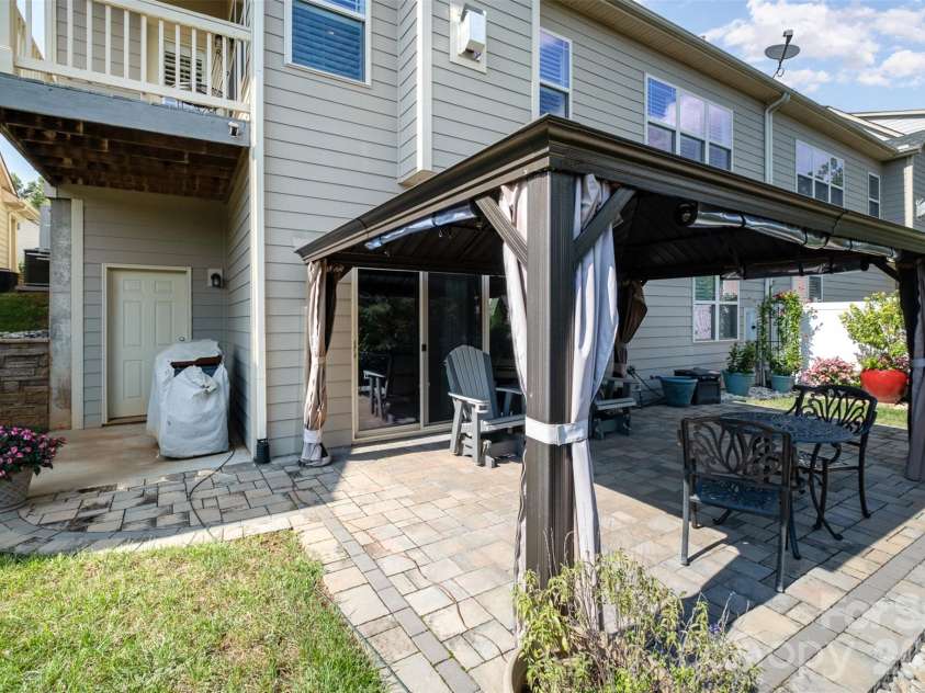 131 Aztec Circle, Mooresville, NC 28117.  MLS# CAR4362452, YatesRealty ID 25366. 