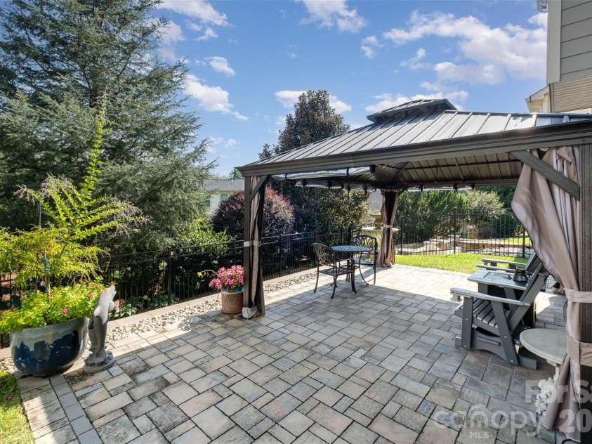 131 Aztec Circle, Mooresville, NC 28117.  MLS# CAR4362452, YatesRealty ID 25366. Paver patio