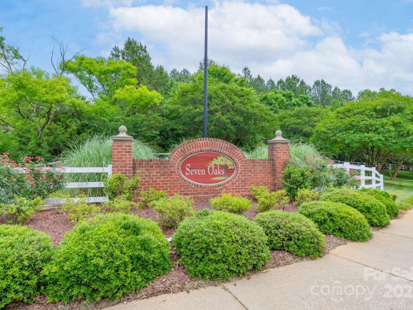 1643 Essex Hall Drive, Rock Hill, SC 29730.  MLS# CAR4258475, YatesRealty ID 25366. 