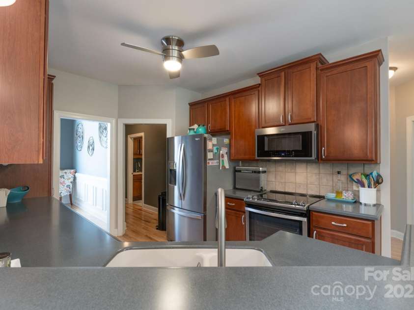 1643 Essex Hall Drive, Rock Hill, SC 29730.  MLS# CAR4258475, YatesRealty ID 25366. Kitchen