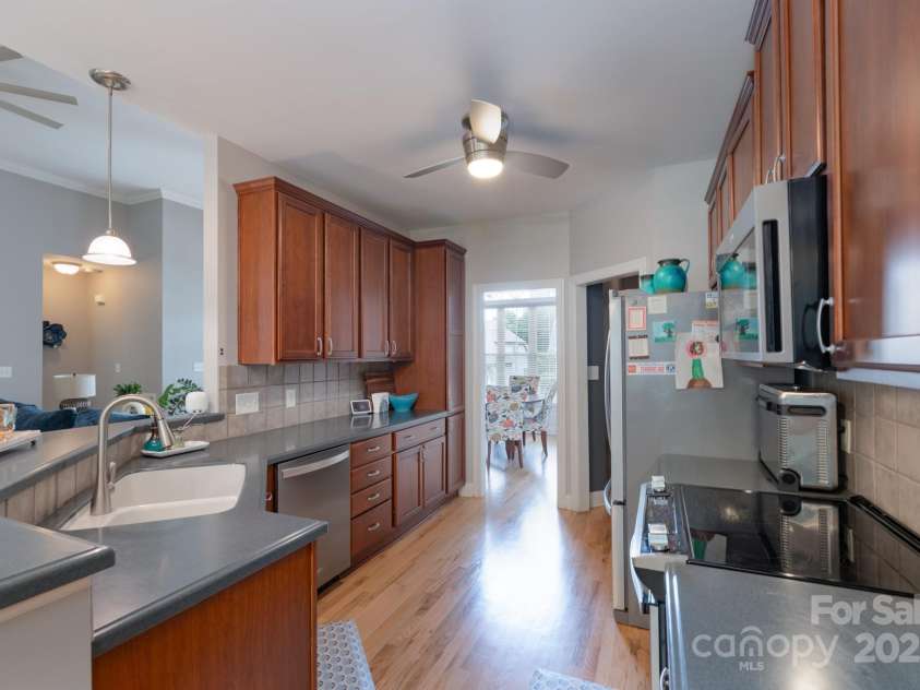 1643 Essex Hall Drive, Rock Hill, SC 29730.  MLS# CAR4258475, YatesRealty ID 25366. Kitchen