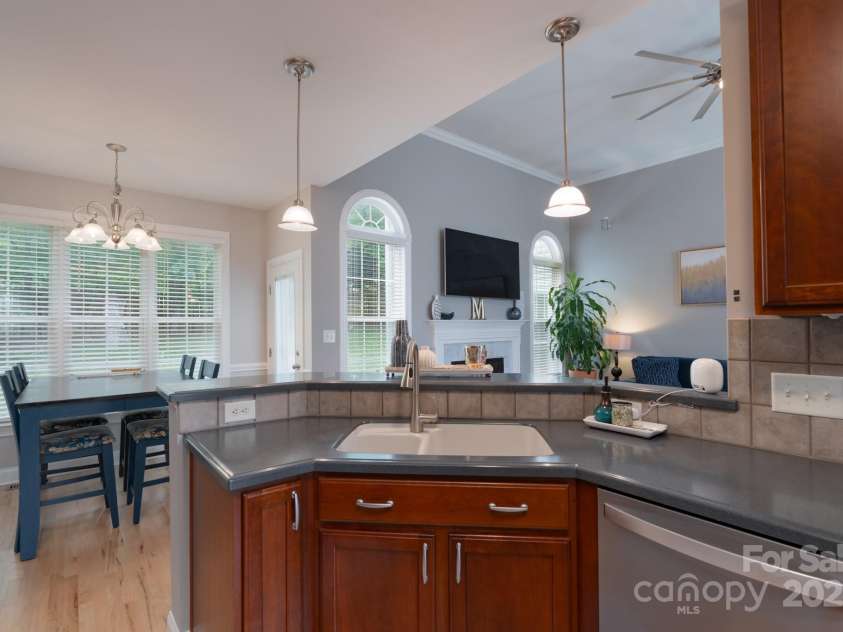1643 Essex Hall Drive, Rock Hill, SC 29730.  MLS# CAR4258475, YatesRealty ID 25366. Kitchen overlooking the dining area