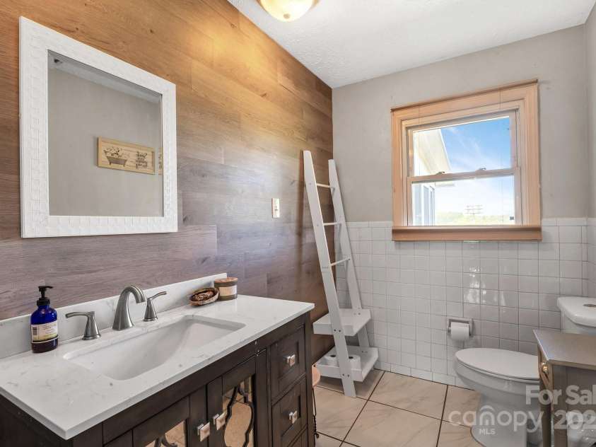 550 Old Newfound Road, Leicester, NC 28748.  MLS# CAR4249093, YatesRealty ID 25367. 