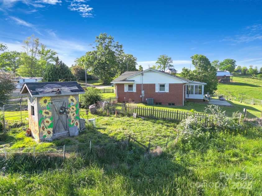 550 Old Newfound Road, Leicester, NC 28748.  MLS# CAR4249093, YatesRealty ID 25367. 