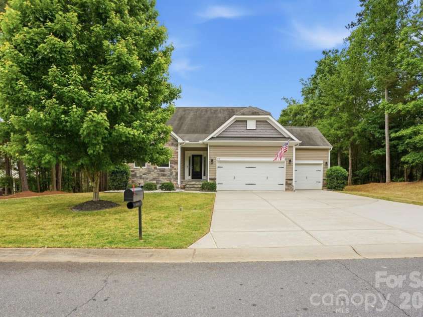 616 Winter Walk Lane, Clover, SC 29710.  MLS# CAR4380064, YatesRealty ID 25367. 