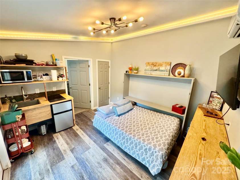 401 Church Street, Warrenton, NC 27589.  MLS# CAR4269266, YatesRealty ID 25368. 