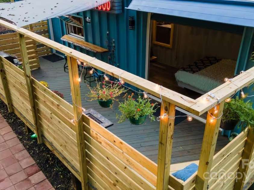 401 Church Street, Warrenton, NC 27589.  MLS# CAR4269266, YatesRealty ID 25368. 