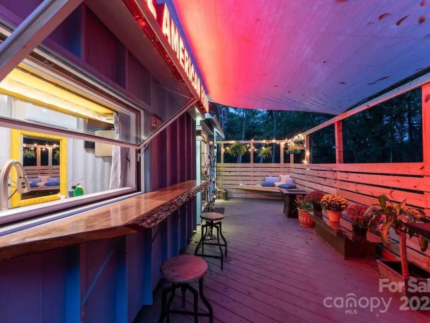 401 Church Street, Warrenton, NC 27589.  MLS# CAR4269266, YatesRealty ID 25368. 