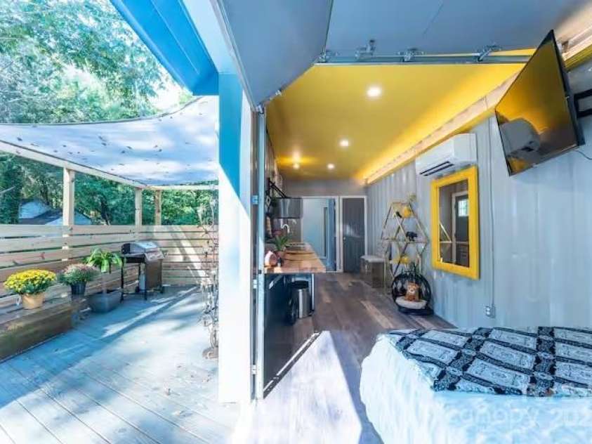 401 Church Street, Warrenton, NC 27589.  MLS# CAR4269266, YatesRealty ID 25368. 