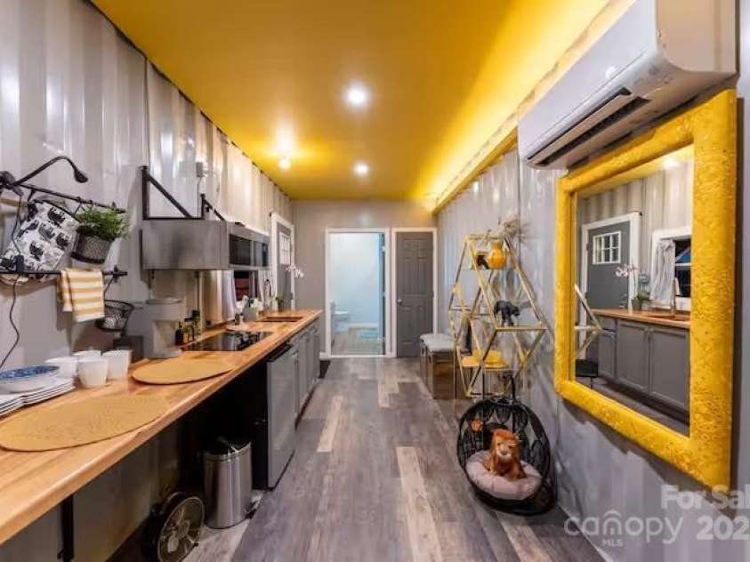 401 Church Street, Warrenton, NC 27589.  MLS# CAR4269266, YatesRealty ID 25368. 