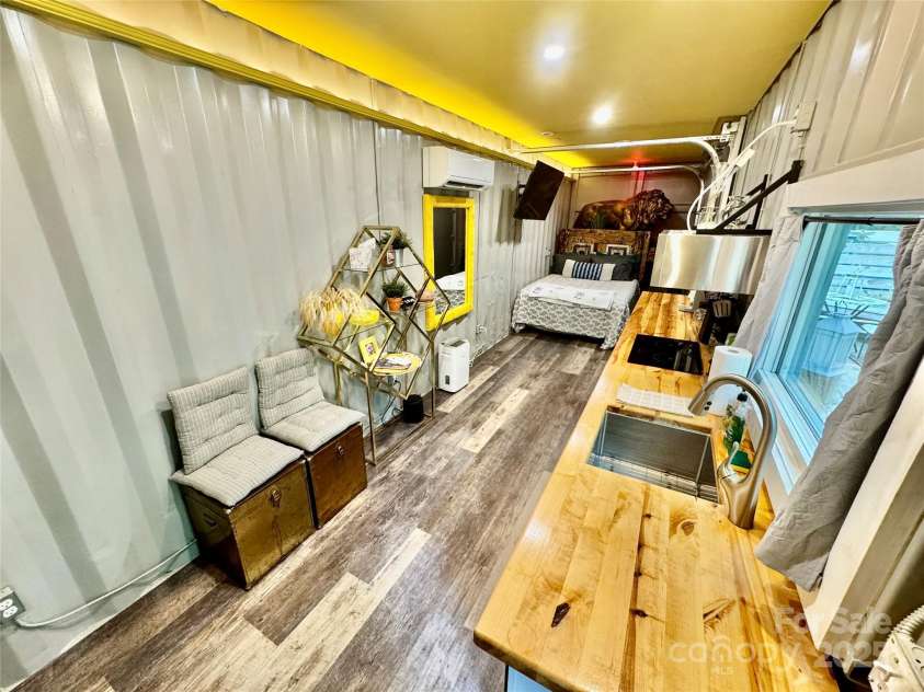 401 Church Street, Warrenton, NC 27589.  MLS# CAR4269266, YatesRealty ID 25368. 