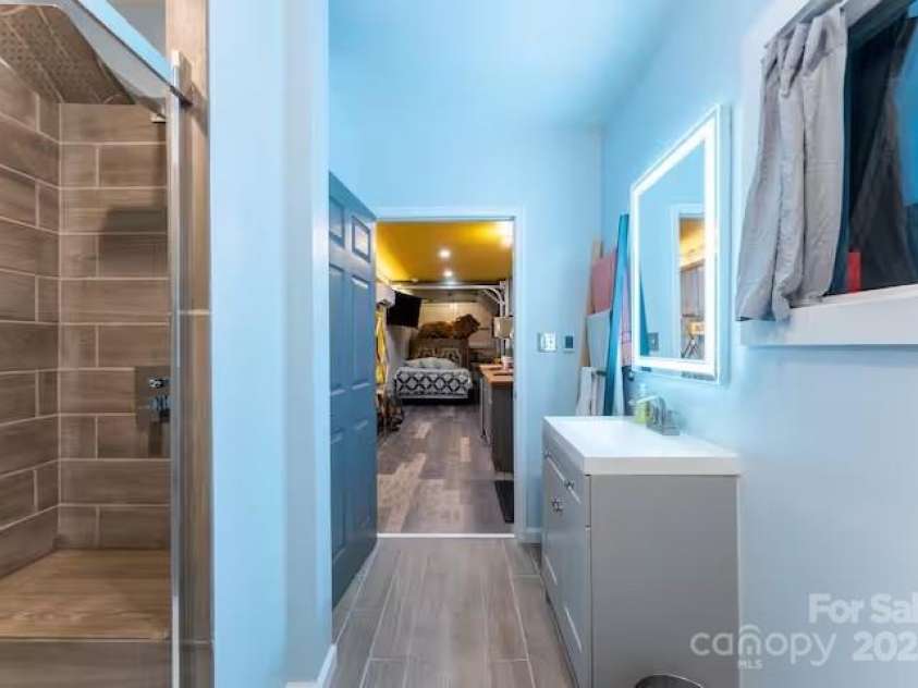 401 Church Street, Warrenton, NC 27589.  MLS# CAR4269266, YatesRealty ID 25368. 