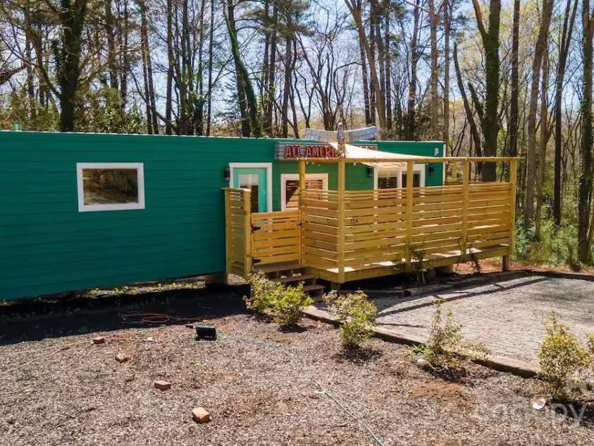 401 Church Street, Warrenton, NC 27589.  MLS# CAR4269266, YatesRealty ID 25368. 