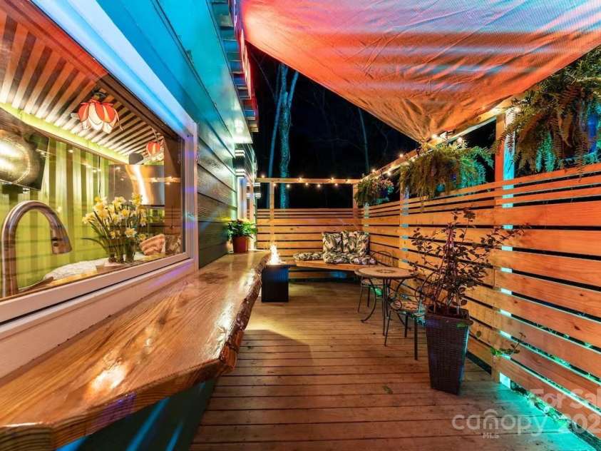 401 Church Street, Warrenton, NC 27589.  MLS# CAR4269266, YatesRealty ID 25368. 