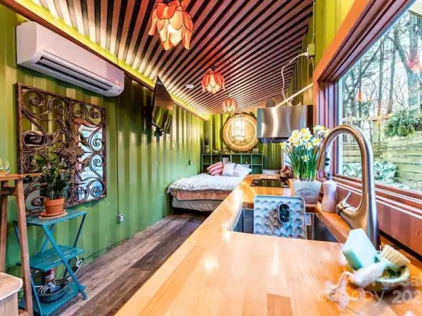 401 Church Street, Warrenton, NC 27589.  MLS# CAR4269266, YatesRealty ID 25368. 